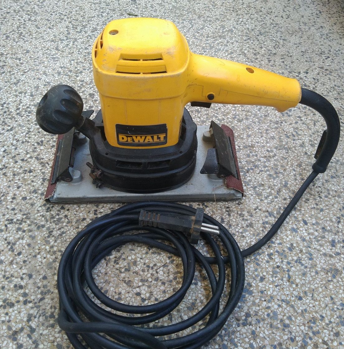 DeWalt dw 634-qs lixadeira
