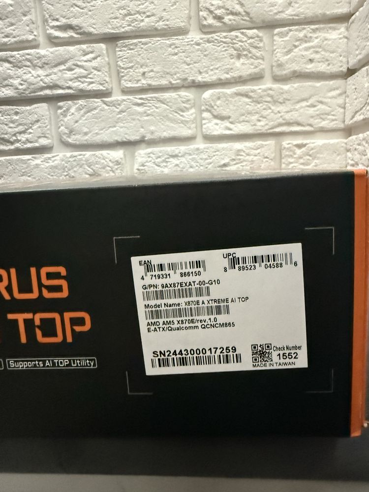 материнська плата AORUS X870E XTREME AI TOP