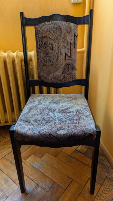 Sprzedam komplet mebli - stół + 4 krzesła