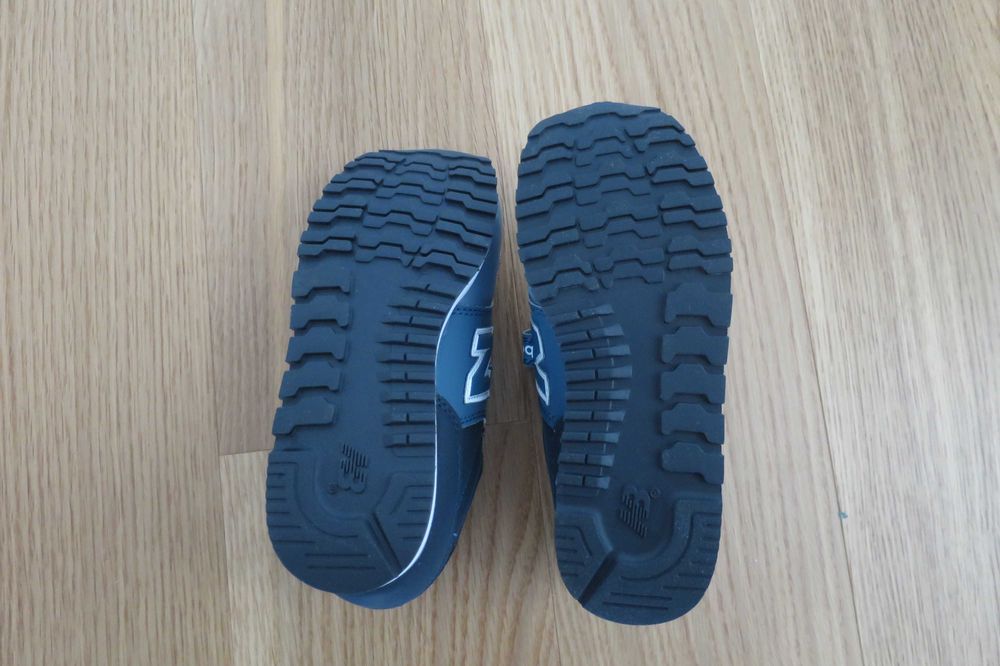 Tenis / sapatilhas novas em caixa New Balance tamanho 32