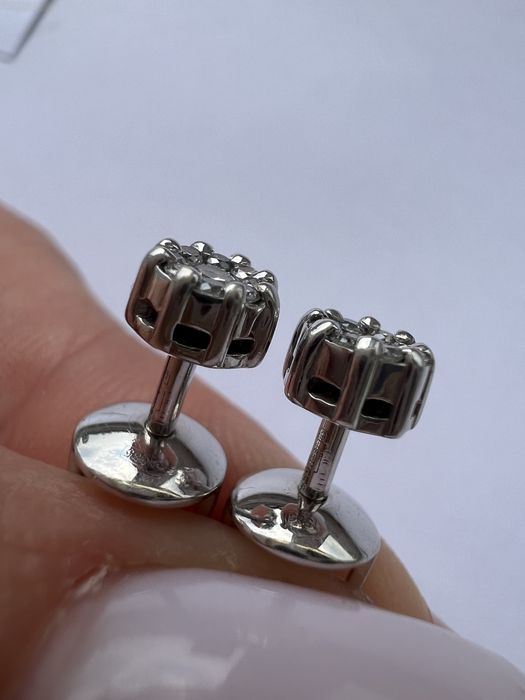 Золотые серьги пусеты с бриллиантами 2,63/0,22 белое золото 585 проба