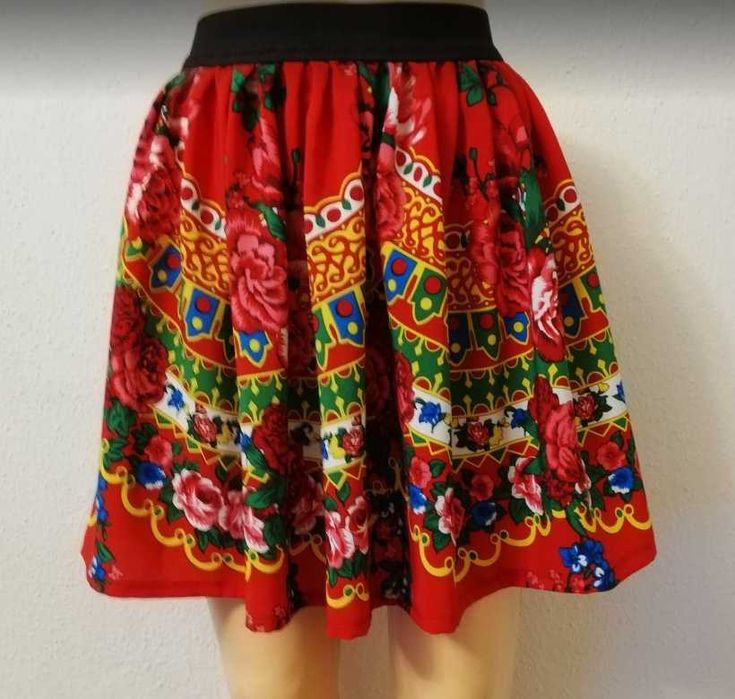 Spódnica ludowa czerwona w kwiaty, XL(42)