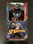 Boneco Venom Hasbro Marvel Spider-Man Titan Hero Series 30 cm