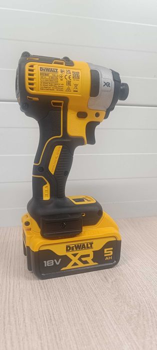Dewalt DCF887N 205Nm + akumulator 5 AH 18V NOWY FV23%