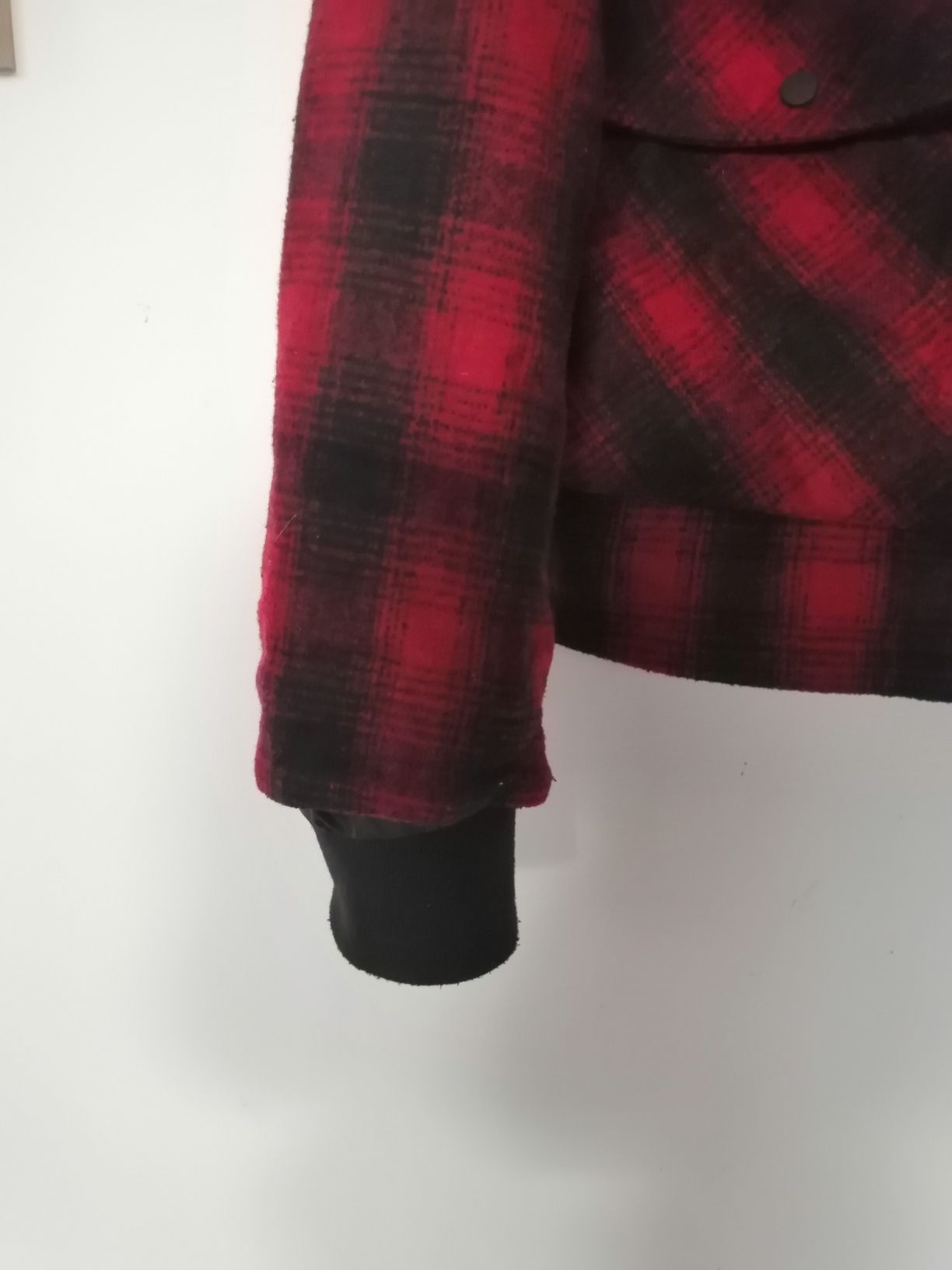 Czerwono czarna ocieplana męska krótka kurtka New Look, rozmiar M