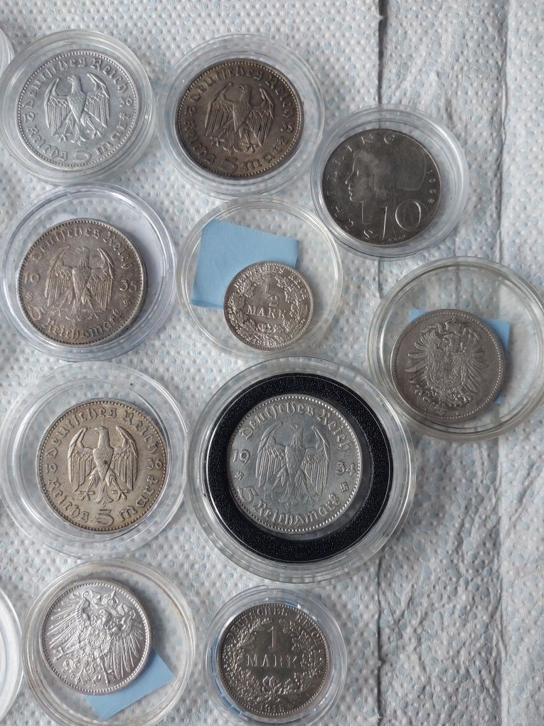Kolekcja starych srebrnych monet