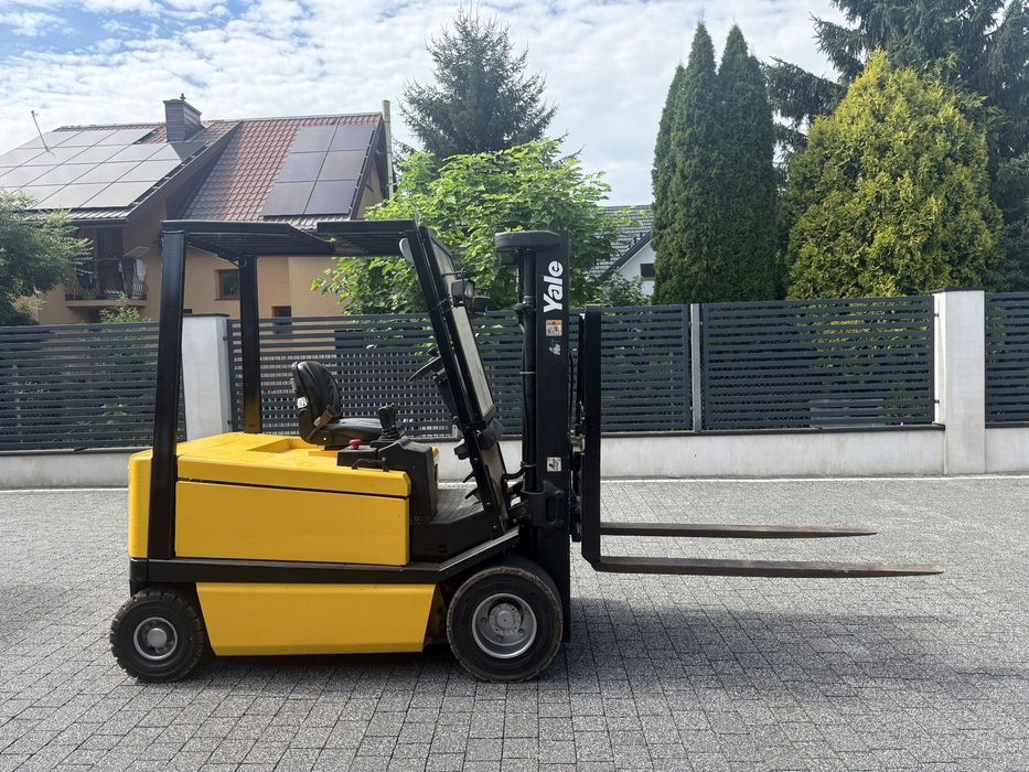 Yale ERP30ALF  Elektryczny, duży udźwig, przesuw boczny