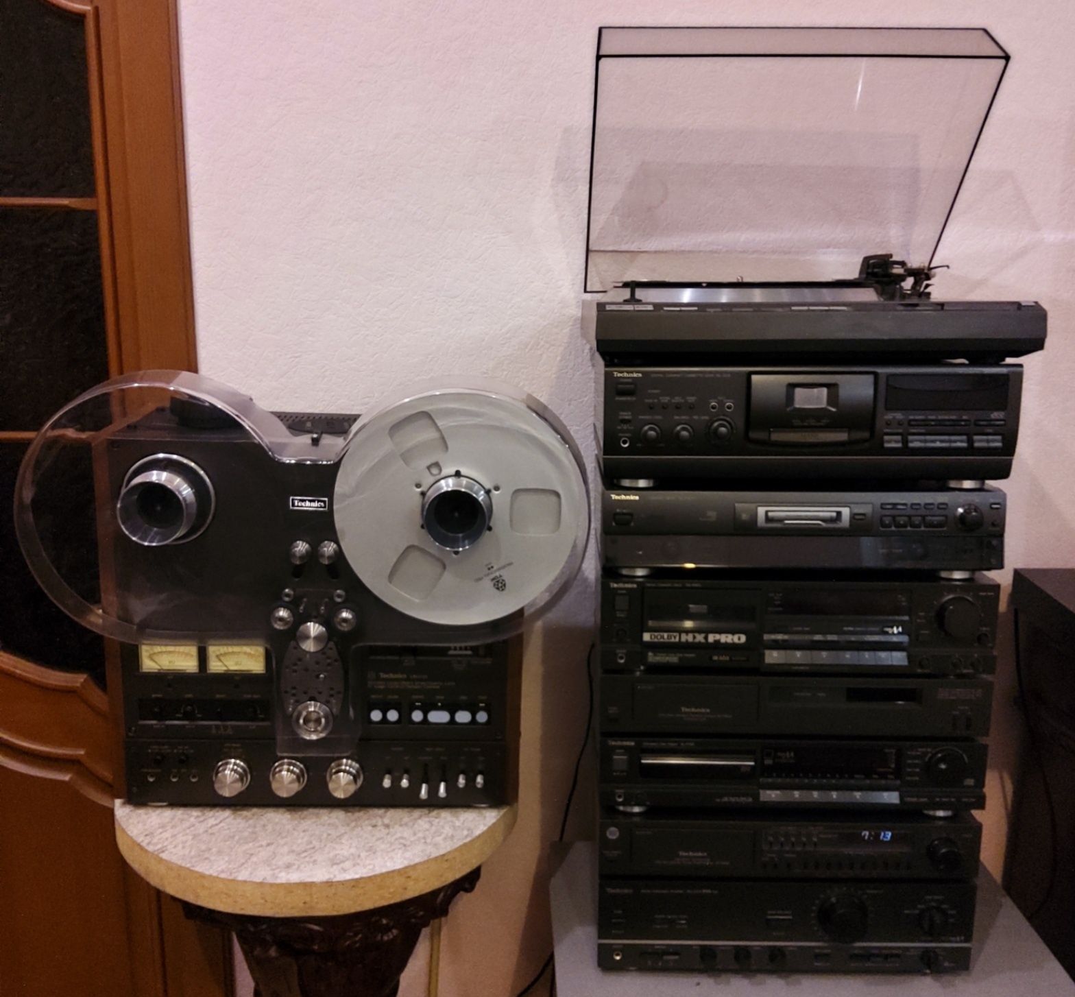 TECHNICS стойка,полный комплект аудио-аппаратуры.
