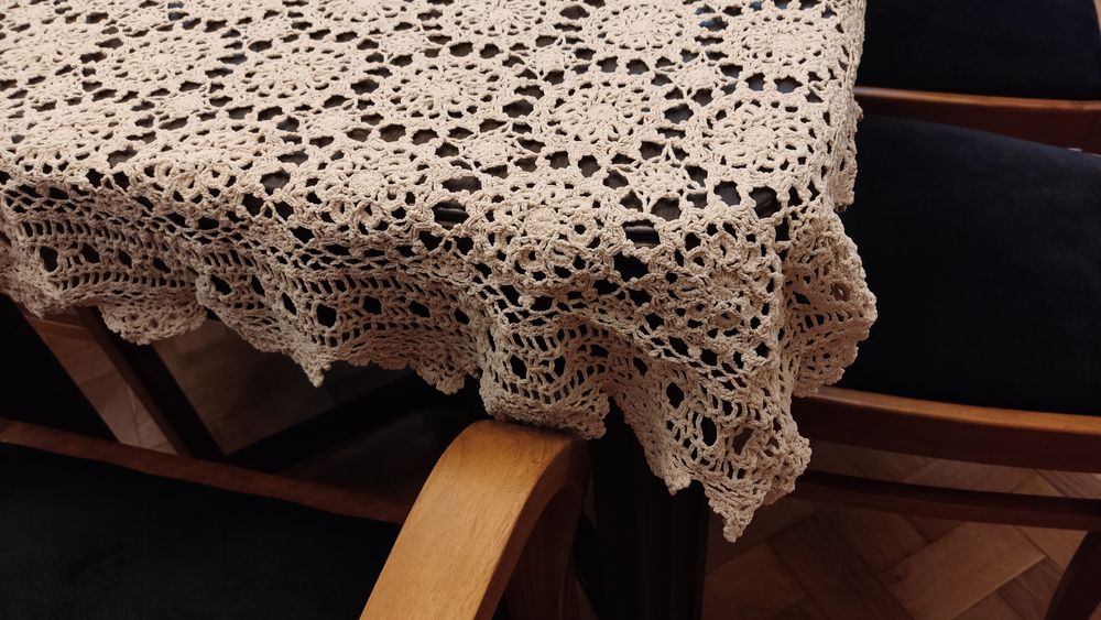 Obrus koronkowy 150x105 cm