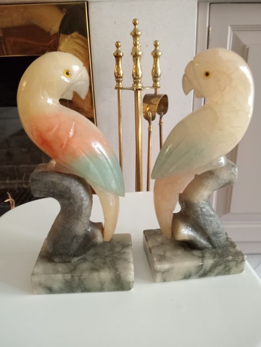 Suportes para livros de alabastro em forma de papagaios