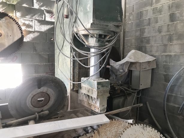 Maquina de corte de pedre ou granito 100 toneladas