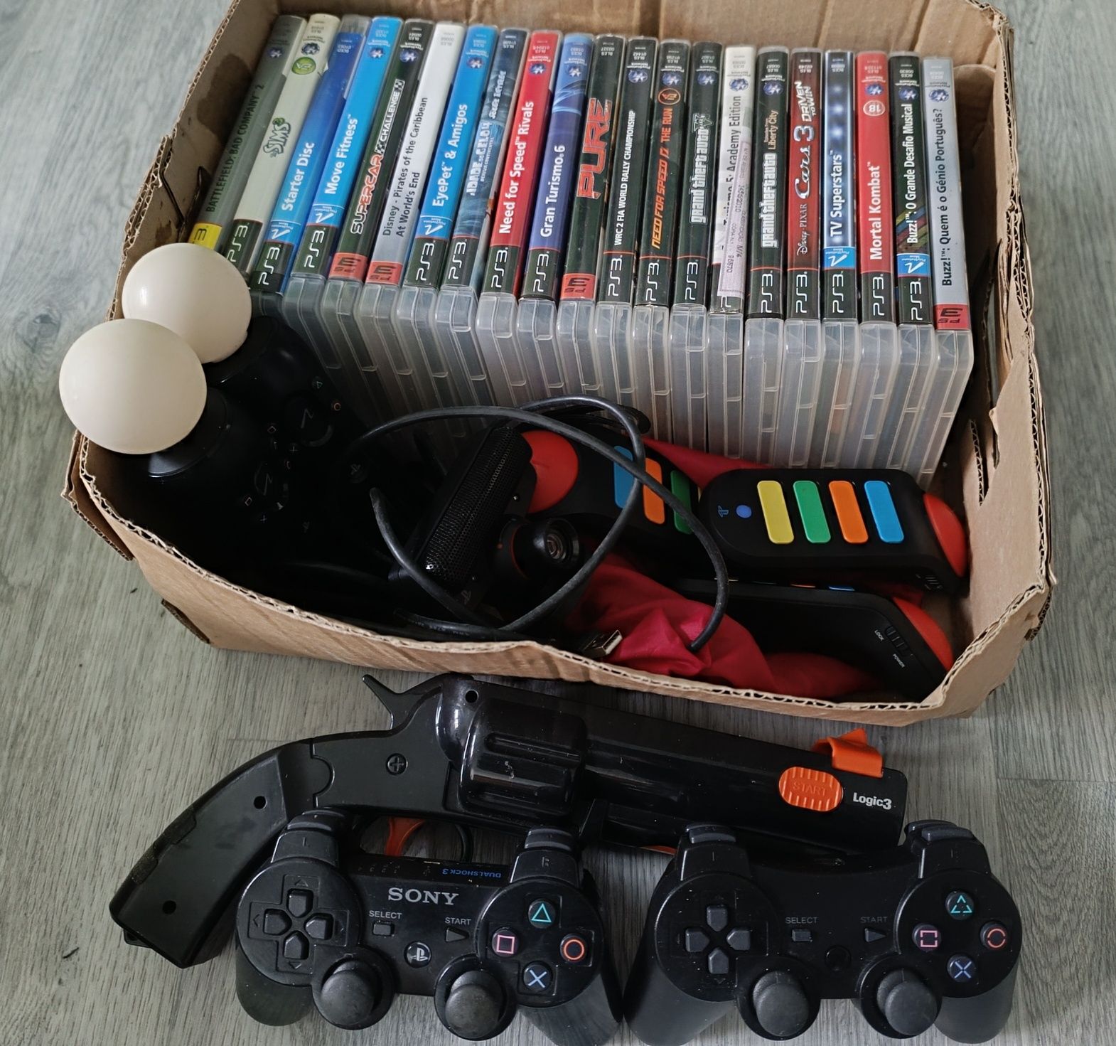 PS3 com todos os acessórios e jogos