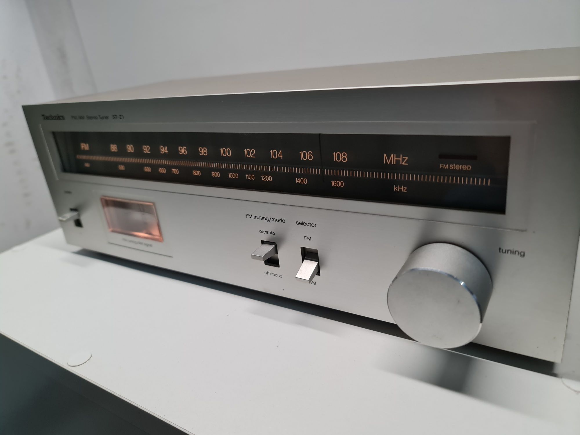 Technics ST-Z1 tuner radio vintage