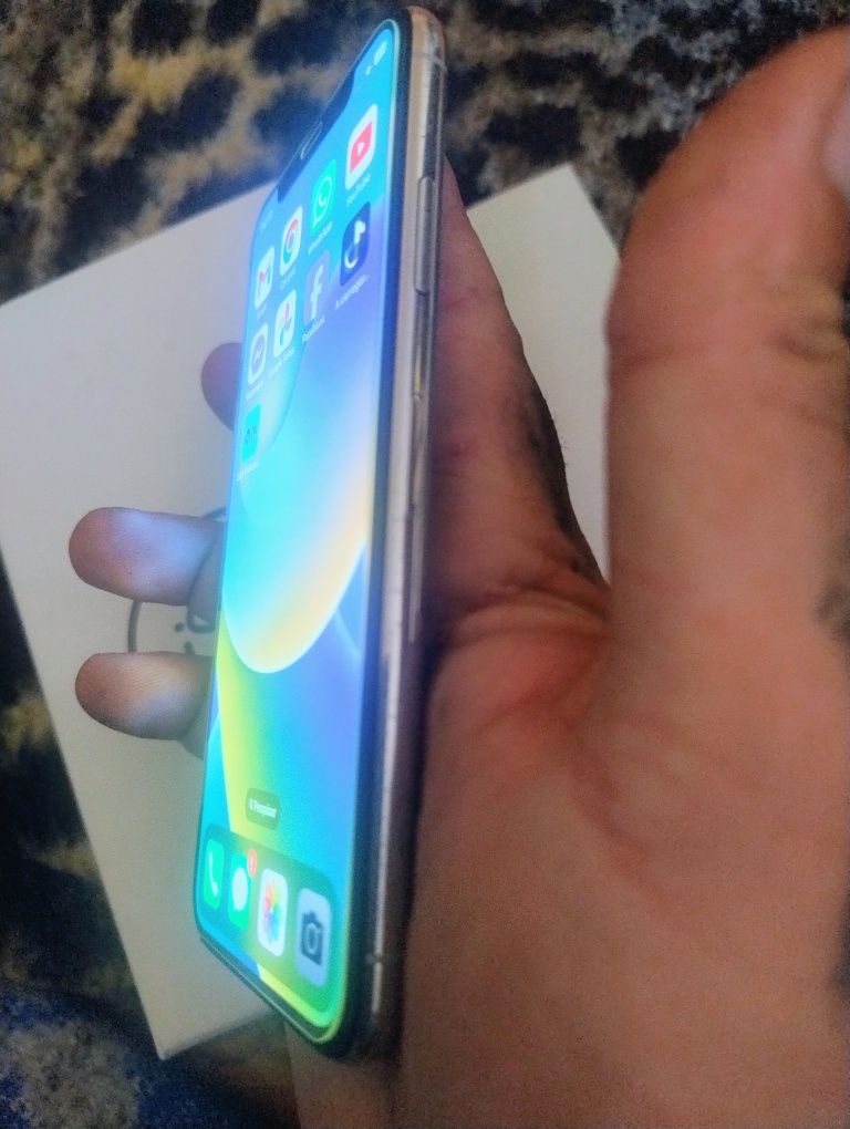 IPhone X de 64 GB como novo  entrego tbm na zona Santarém