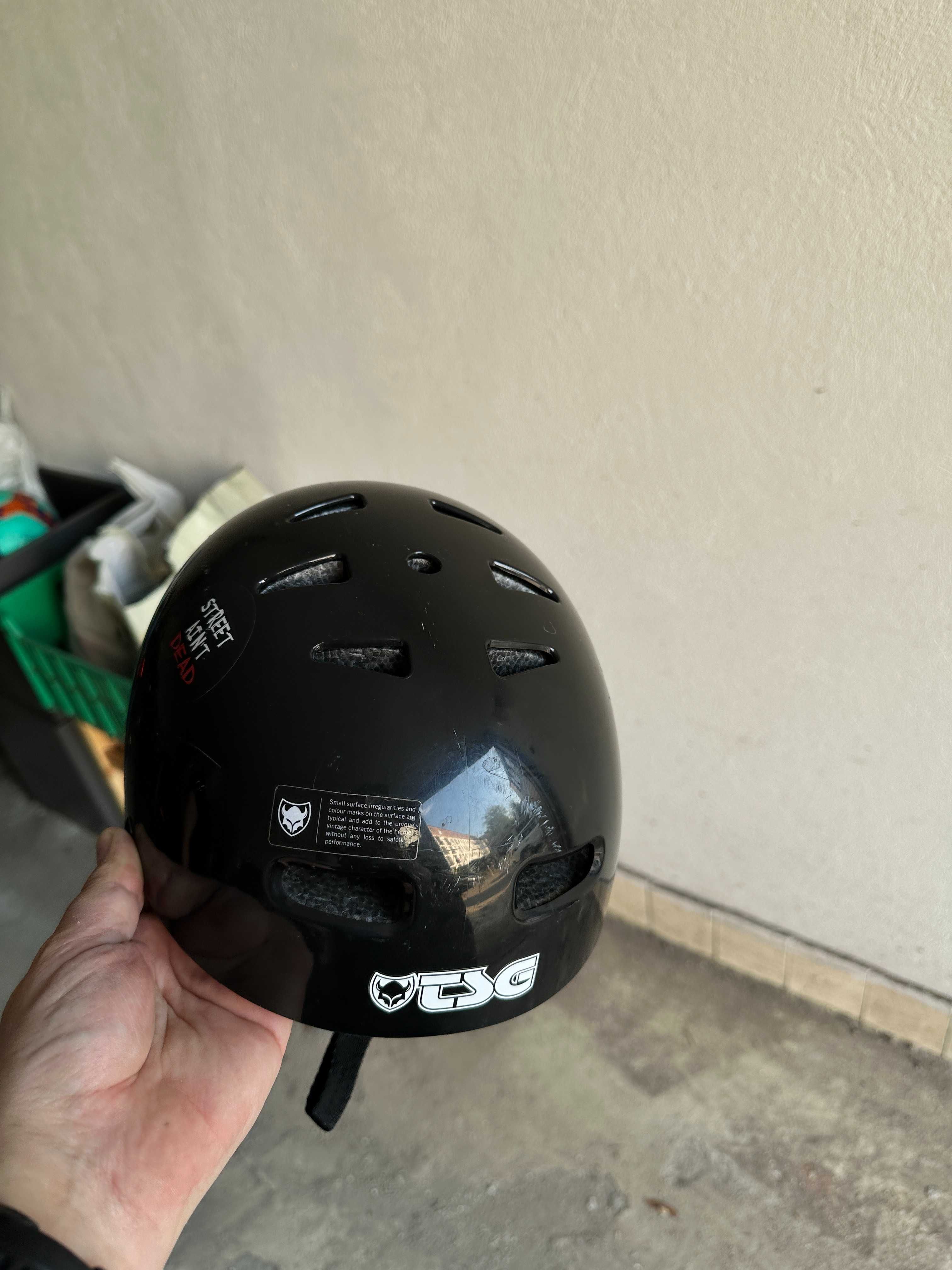 Kask TSG Skate/BMX czarny, uniwersalny rozmiar L/XL
