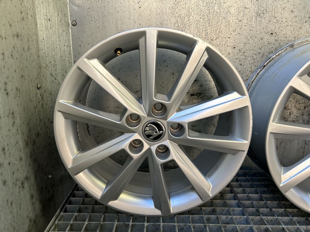 Felgi aluminiowe Skoda Octavia 3 5x112 ET49 7,0 17