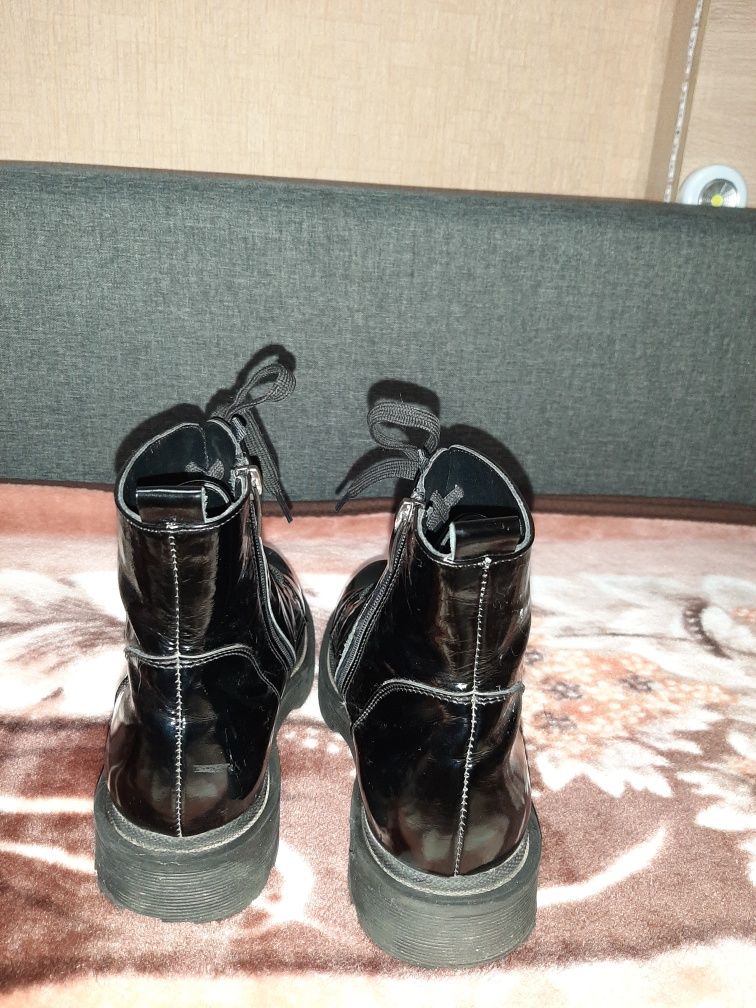 Продам кожаные женские ботинки, 38р