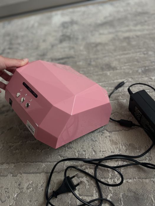 Продам лед лампу нова