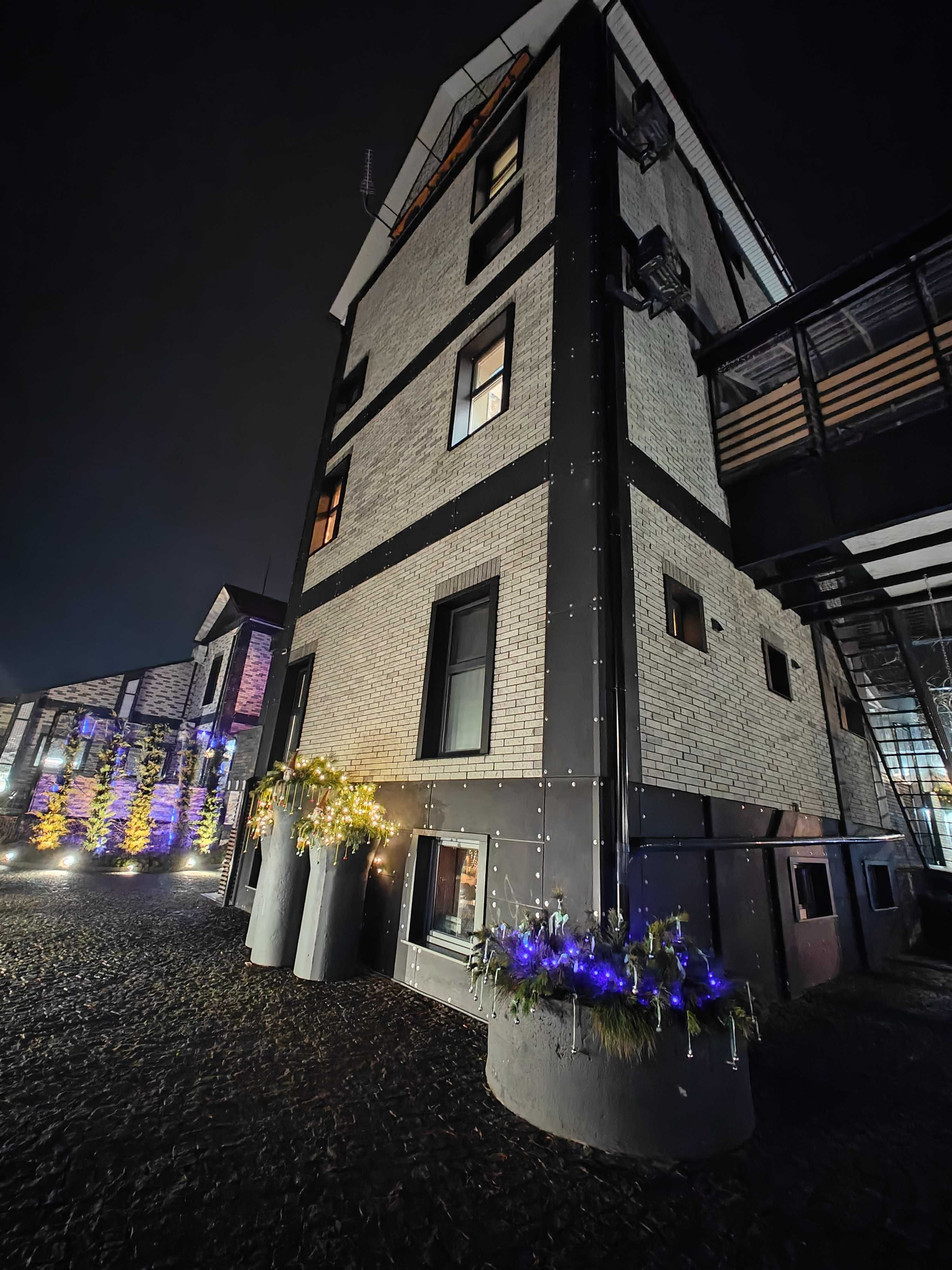 Оренда апартаментів типу "LOFT" з критою терасою в Сарнах