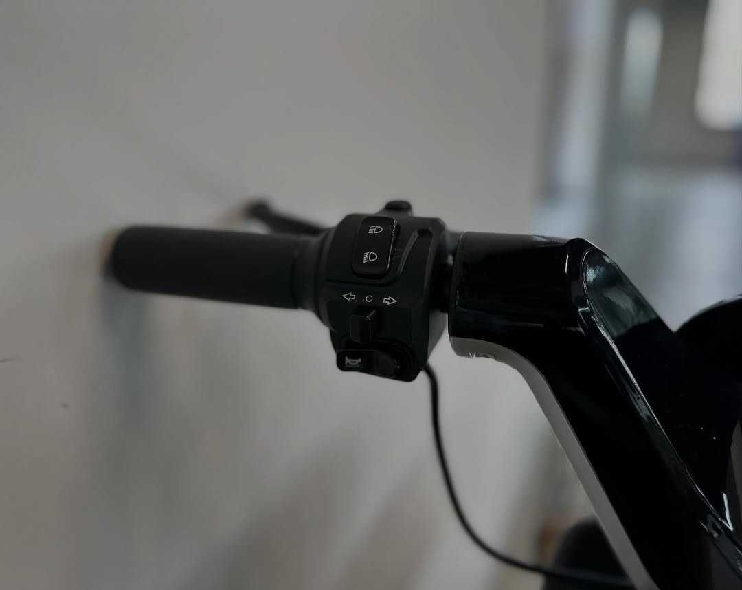 Crosser Booster Електро велосипед Электро скутер 60V/ 800W City Black