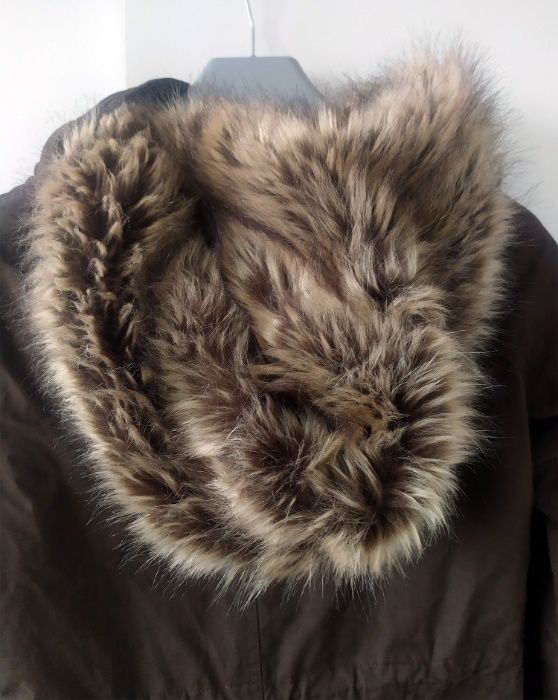 Bershka Premium Outerwear zimowa kurtka z futerkiem brązowa rozm. S