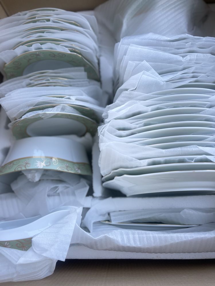 Столовий сервіз, набір посуду, порцеляна, 65 предметів