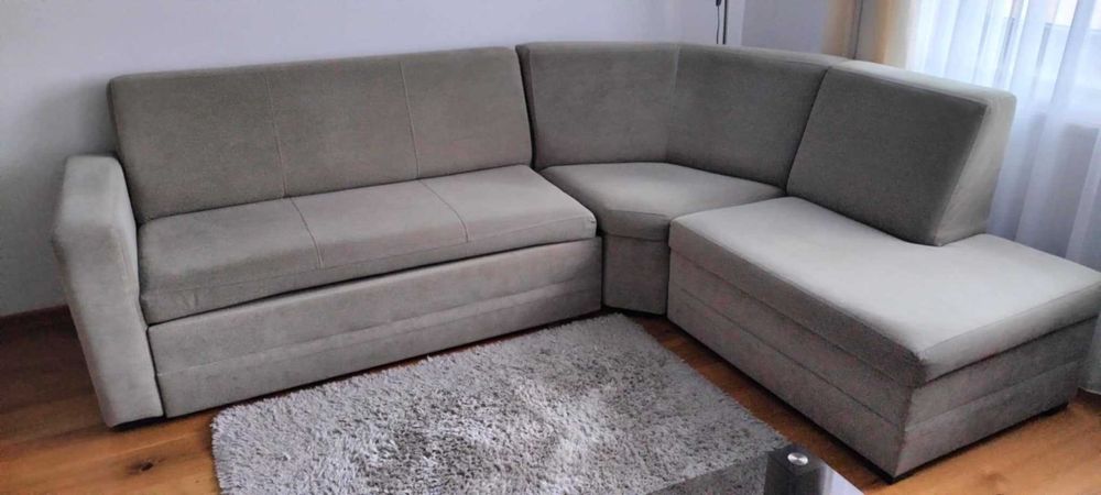 Kanapa narożna plus fotel do sprzedania w dobrym stanie
