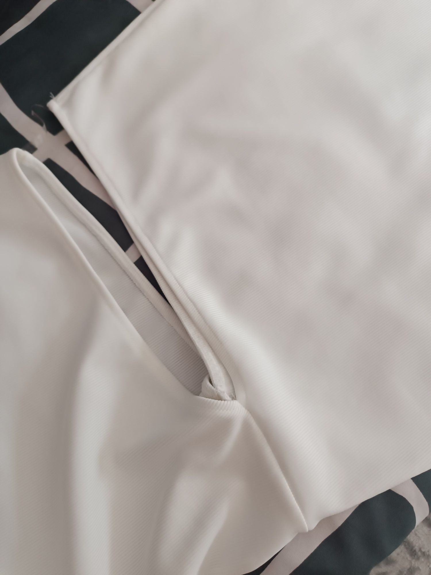 Wąska sukienka Pull & Bear