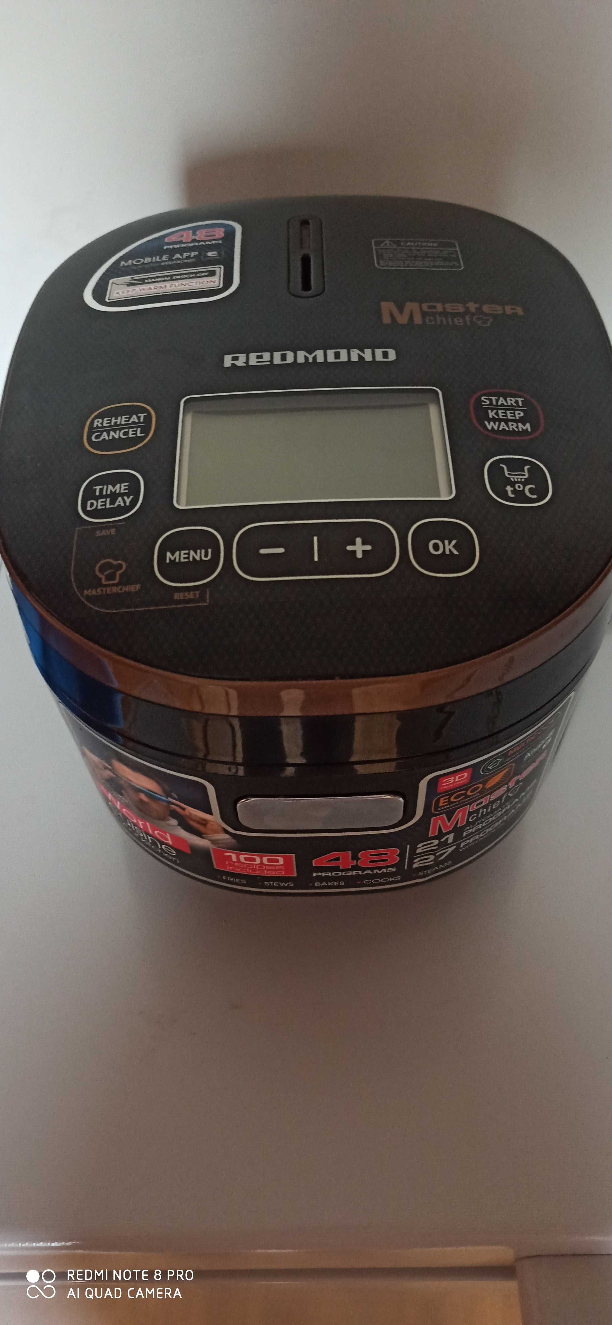 Multicooker RMC-250E REDMOND z funkcją MASTERCHIEF i 100 przepisami