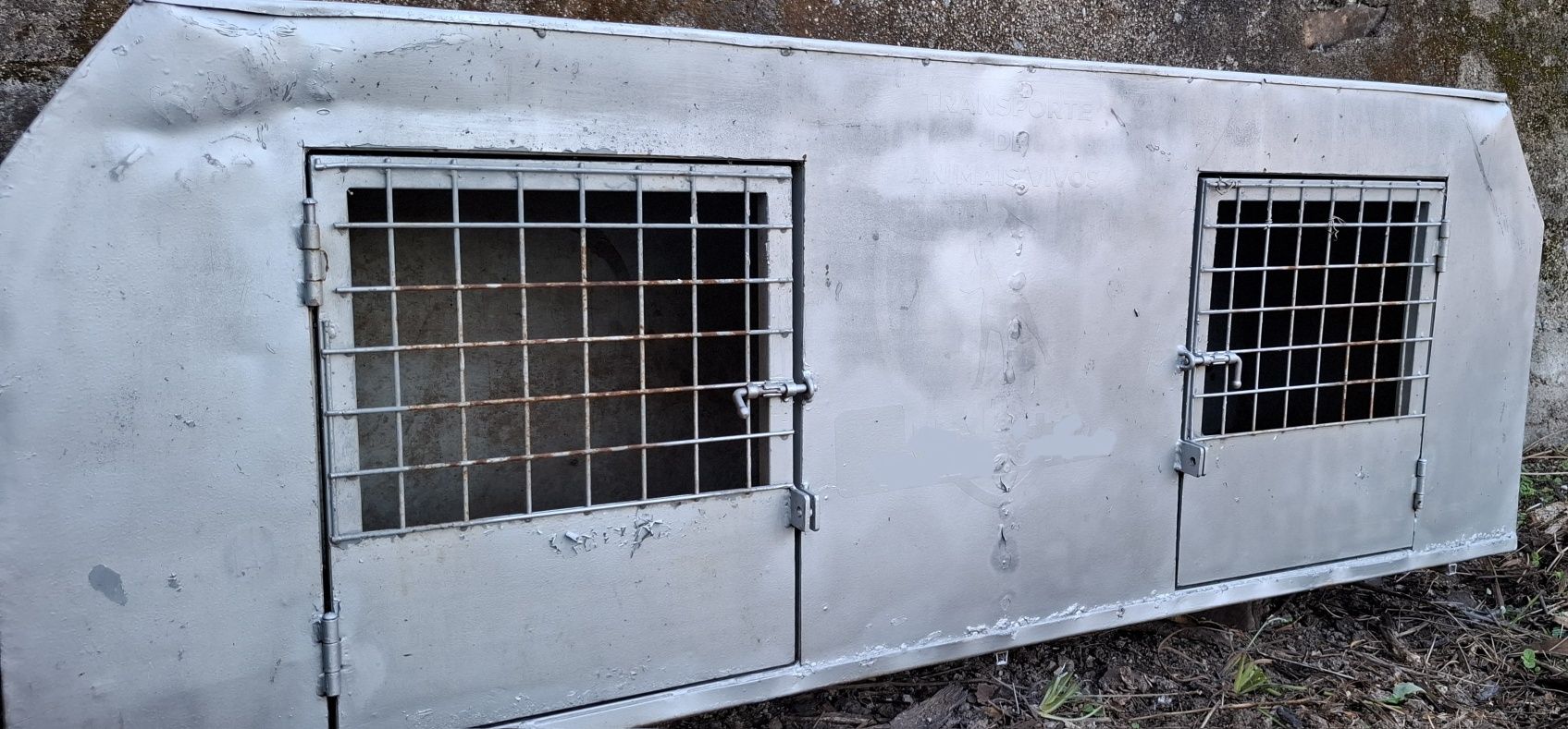 Caixa para transporte de cães