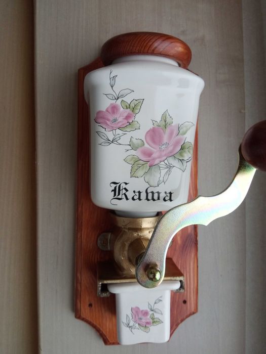 Młynek do kawy na ścianę  , ceramiczny , wiszący