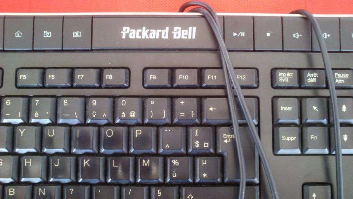 Teclado novo AZERT para computador