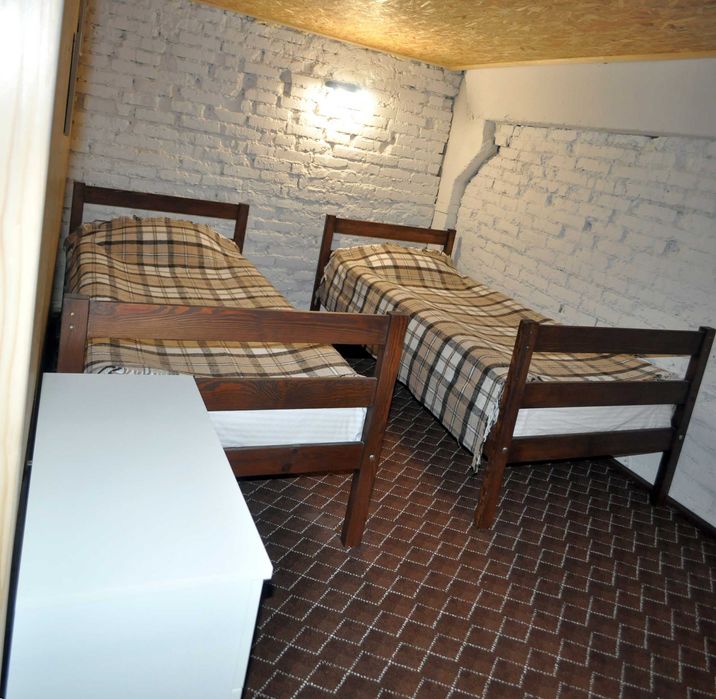 Дворівнева нова квартира подобово, погодино біля Фортеці!