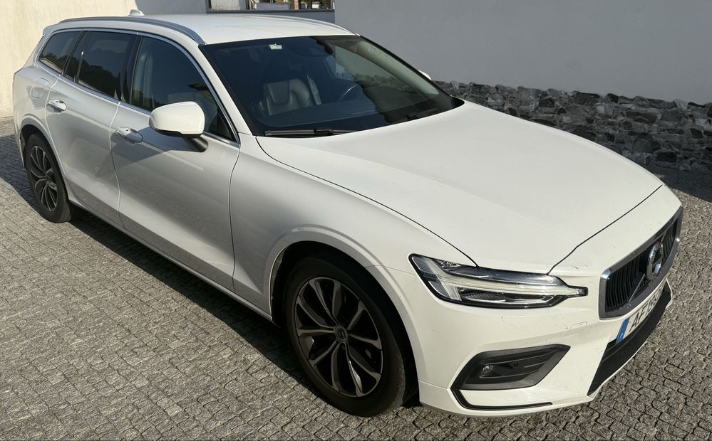 Volvo V60 B4 Moment Plus