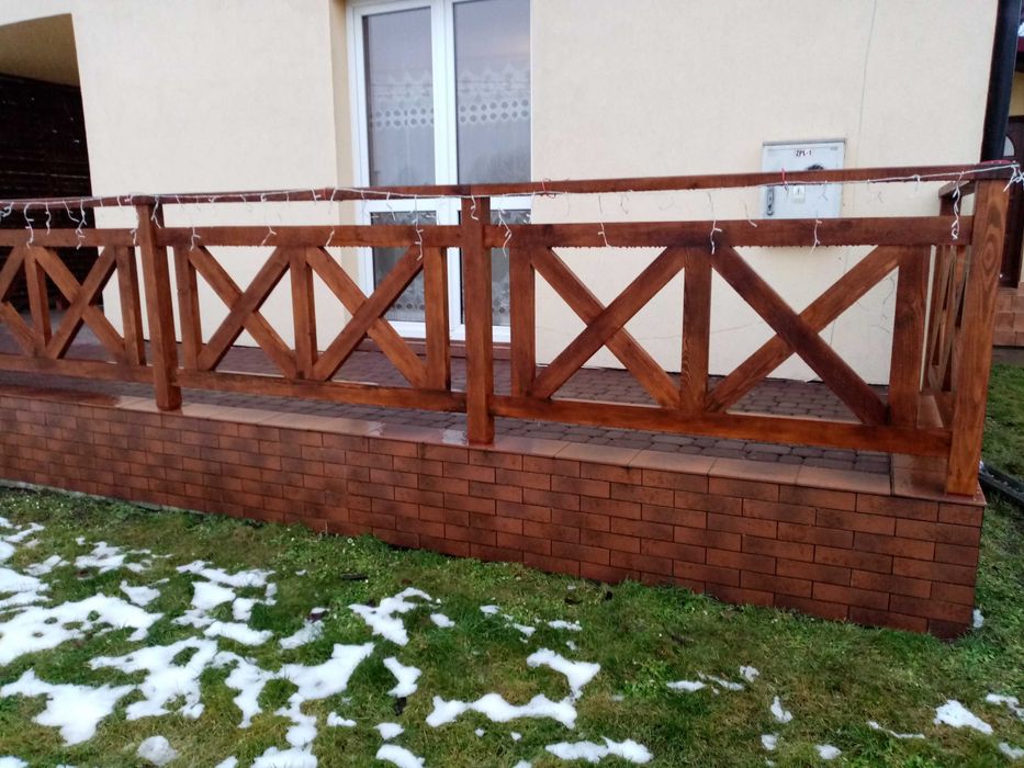 Balustrada krzyżowa drewniana
