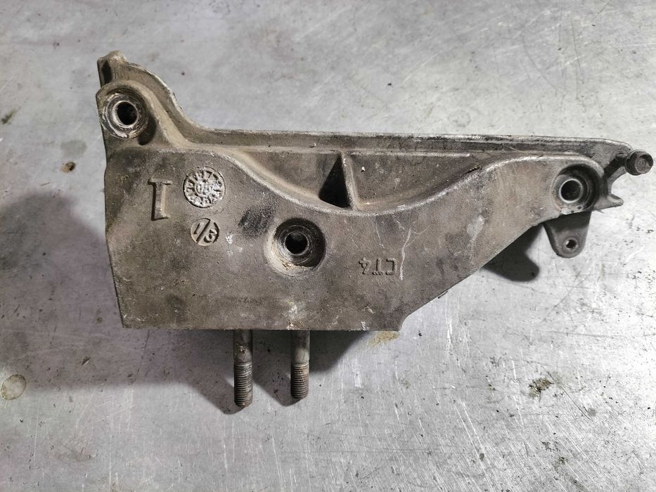 Łapa wspornik mocowanie silnika Hyundai