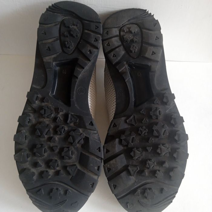 Кросовки женские кожаные 38