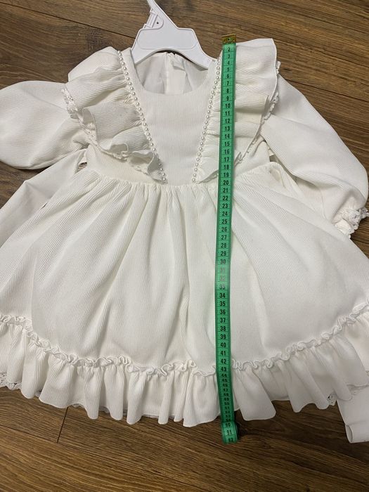 Продам святкову сукню на дівчинку