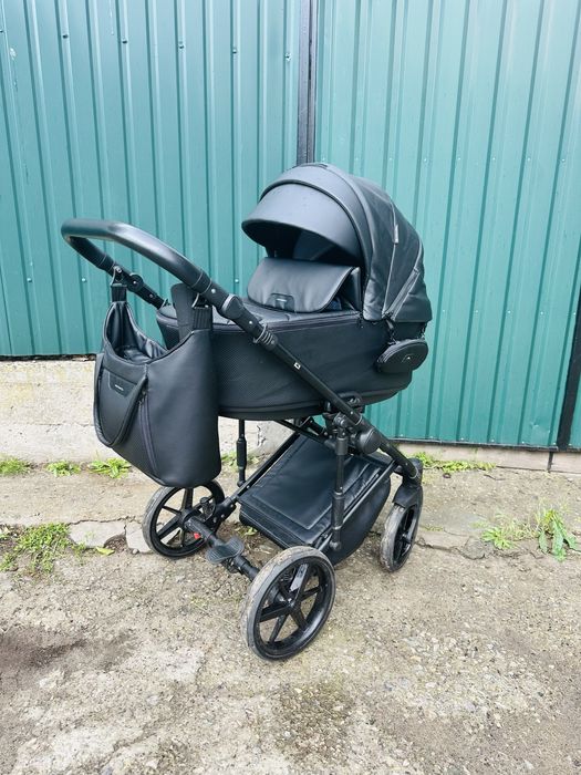 Продам коляску 2 в 1 Adamex Porto Light