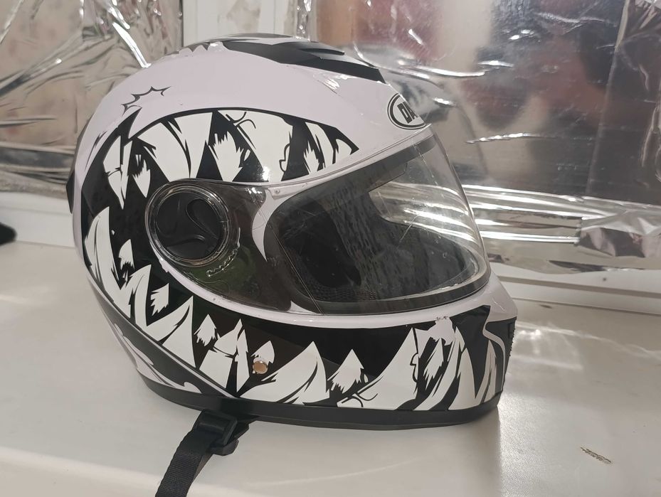 Шлем  dayu в хорошо состоянии