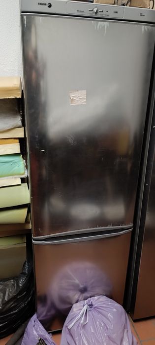 Frigorífico Fagor para peças