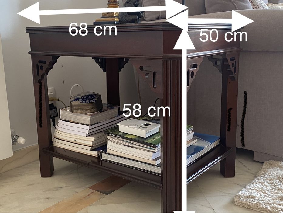 Mesa de apoio de sala feitas em mogno maciço de loja de referência.