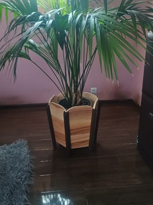 Sześciokątna donica drewniana osłonka ręcznie robiona