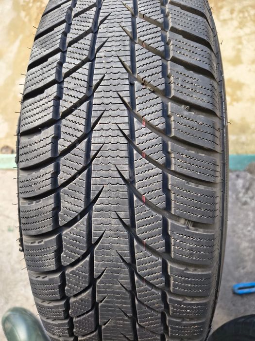 Koła zimowe opony felgi stalowe SUV 215/70R16 100H Zeetex WQ1000