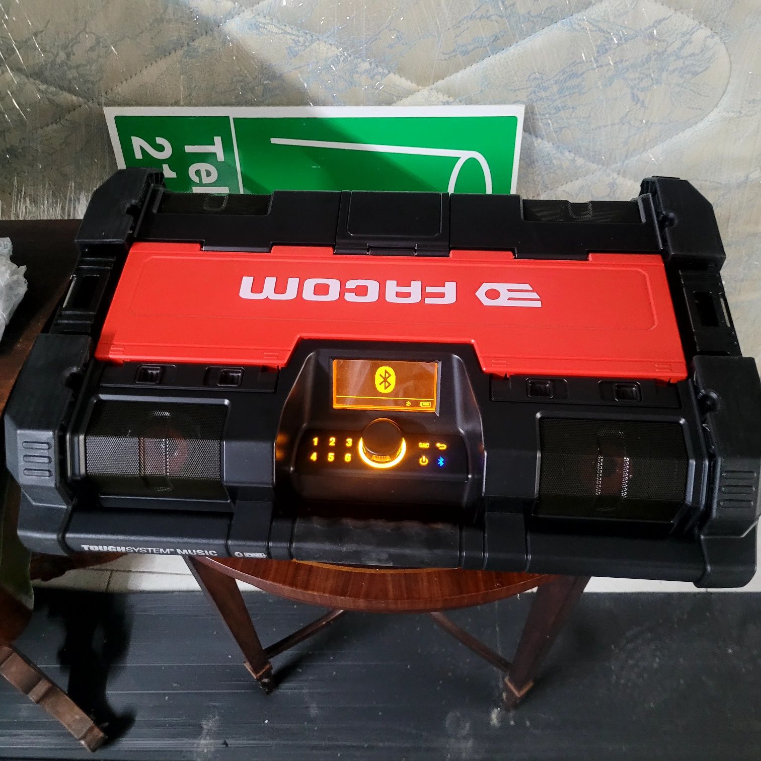 Vendo radio portátil facom