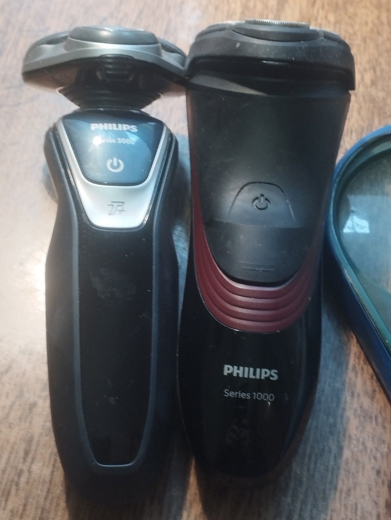 Philips електробритви 800 грн 2 шт. робочі