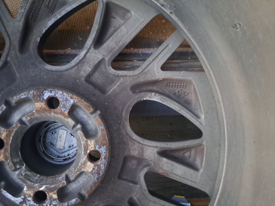 Komplet 4 sztuk  Felg aluminiowych z Nowymi Oponami