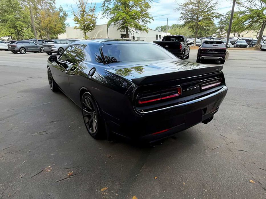 Dodge Challenger      2017