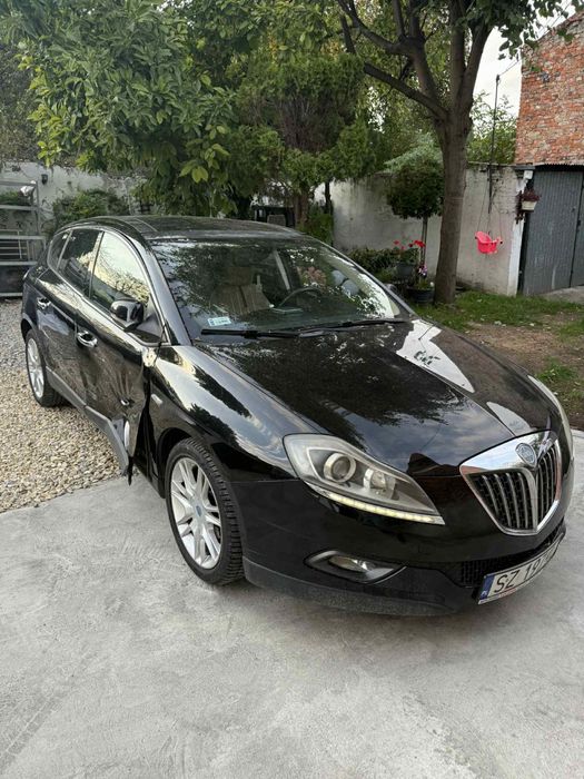 Lancia Delta uszkodzona
