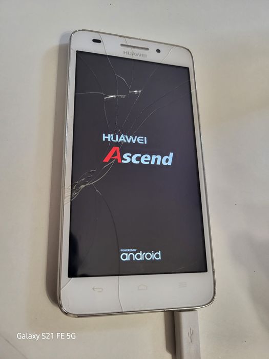 Huawei Ascend wyświetlacz pęknięty